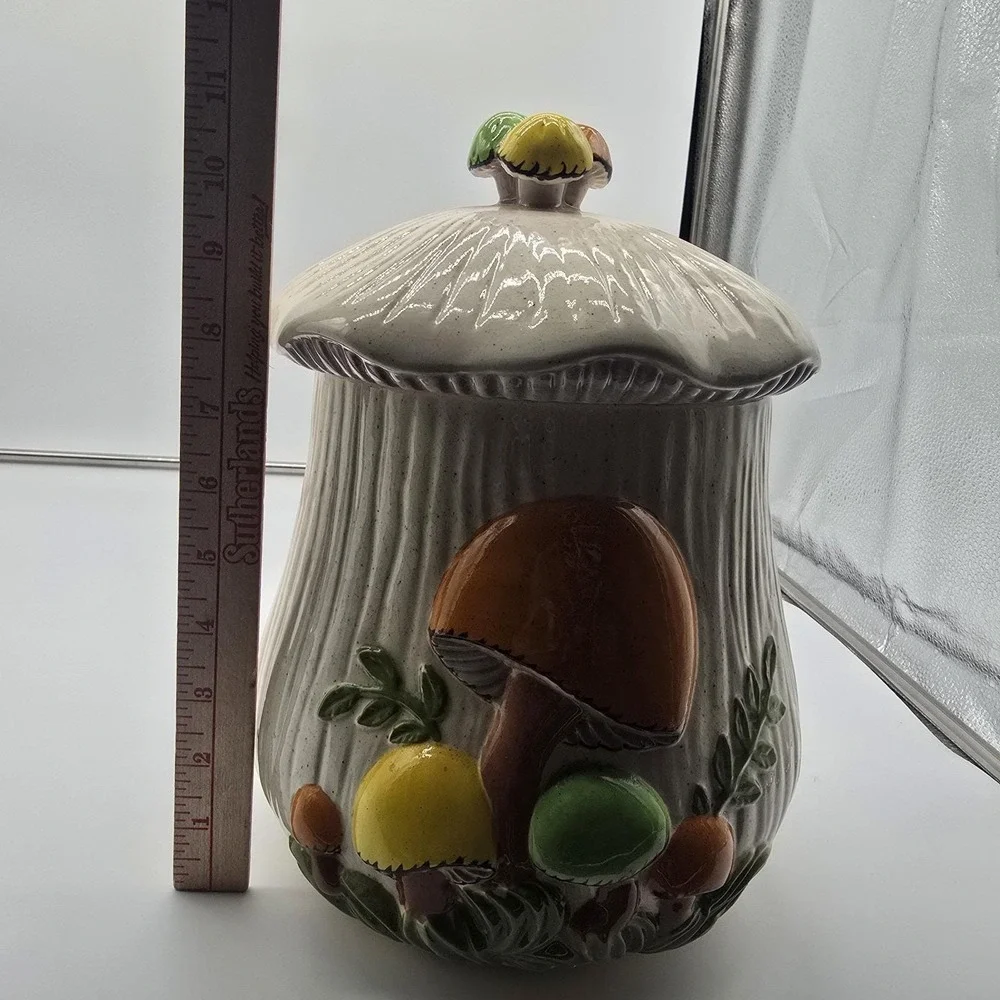Vintage 1978 Merry Mushroom‎ 12